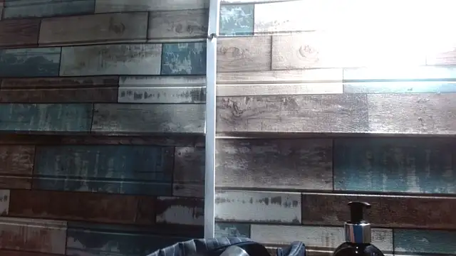 Yesamin Stone18 online show from April 5, 2026, 12:57 pm