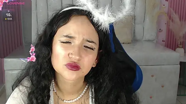 bella vibess s online show from November 6, 2025, 8:32 pm