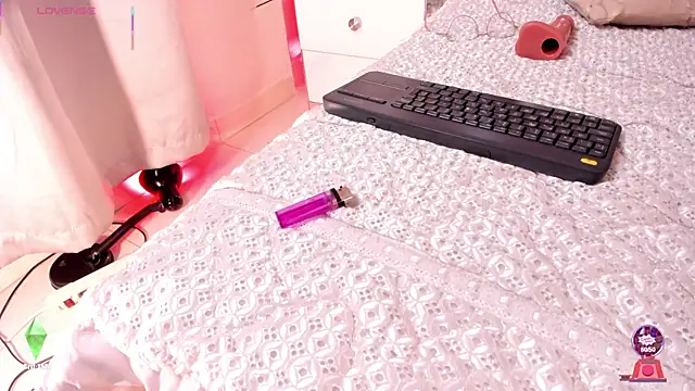 Ambeer fox  online show from February 10, 2026, 7:40 pm