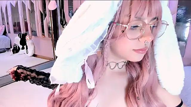 Snapshot of BizzyNoar chatting on February 11, 2026, 5:34 am BizzyNoar online show from February 11, 2026, 5:34 am