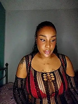 Snapshot of Queen_Amara chatting on March 5, 2026, 3:57 am Queen Amara online show from March 5, 2026, 3:57 am