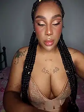 Snapshot of Queen_Amara chatting on April 15, 2026, 3:57 am Queen Amara online show from April 15, 2026, 3:57 am