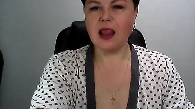 EllaLove2277 online show from November 28, 2025, 1:47 pm