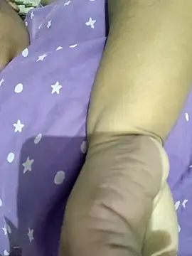 Snapshot of bitch-horny chatting on November 6, 2025, 2:18 pm bitch-horny online show from November 6, 2025, 2:18 pm