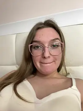 Snapshot of Bellatrisssaa chatting on February 12, 2026, 8:04 pm Bellatrisssaa online show from February 12, 2026, 8:04 pm