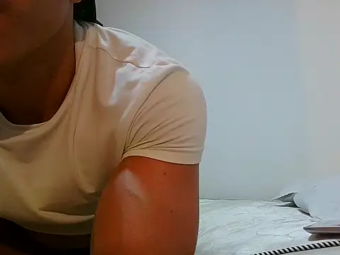 0anonimo bottom1 online show from April 14, 2026, 3:34 am