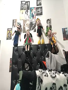 Snapshot of elpeluchenegroxxx3 chatting on November 19, 2025, 8:31 pm elpeluchenegroxxx3 online show from November 19, 2025, 8:31 pm