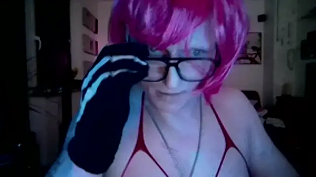 Snapshot of hellgirl1980 chatting on April 1, 2026, 9:34 pm hellgirl1980 online show from April 1, 2026, 9:34 pm