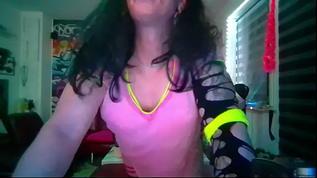 Snapshot of hellgirl1980 chatting on May 15, 2026, 7:54 pm hellgirl1980 online show from May 15, 2026, 7:54 pm