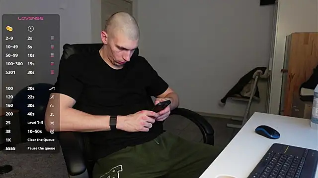 Snapshot of Ryan_Dozer chatting on January 11, 2026, 7:02 am Ryan Dozer online show from January 11, 2026, 7:02 am