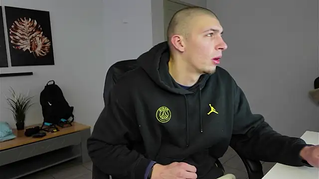 Snapshot of Ryan_Dozer chatting on February 8, 2026, 7:23 am Ryan Dozer online show from February 8, 2026, 7:23 am