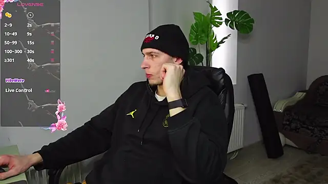 Snapshot of Ryan_Dozer chatting on February 28, 2026, 7:20 am Ryan Dozer online show from February 28, 2026, 7:20 am