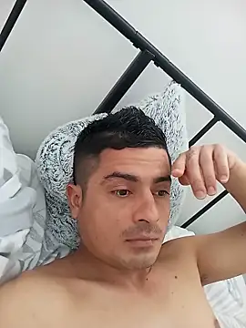 Andr3s69xxx online show from May 20, 2026, 11:05 am