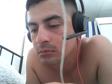 Andr3s69xxx online show from June 1, 2026, 4:20 pm