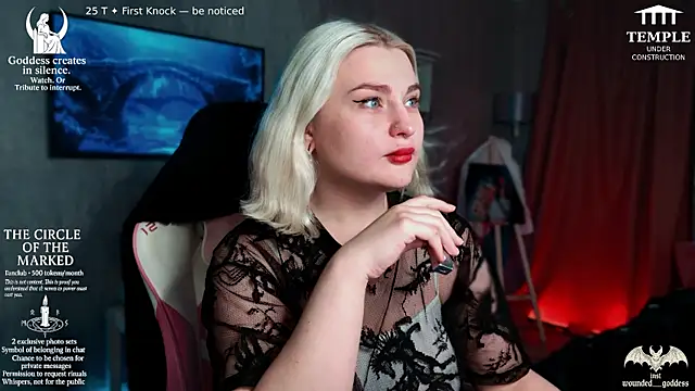 Snapshot of Wounded_Goddess_ chatting on November 15, 2025, 5:49 am Wounded Goddess online show from November 15, 2025, 5:49 am