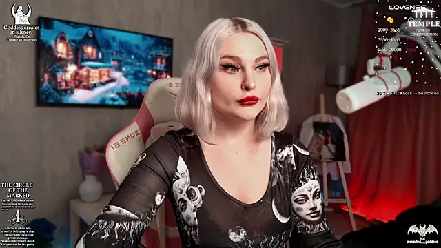 Snapshot of Wounded_Goddess_ chatting on November 19, 2025, 6:35 am Wounded Goddess online show from November 19, 2025, 6:35 am