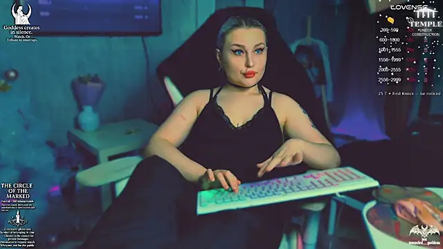 Snapshot of Wounded_Goddess_ chatting on December 17, 2025, 3:51 pm Wounded Goddess online show from December 17, 2025, 3:51 pm