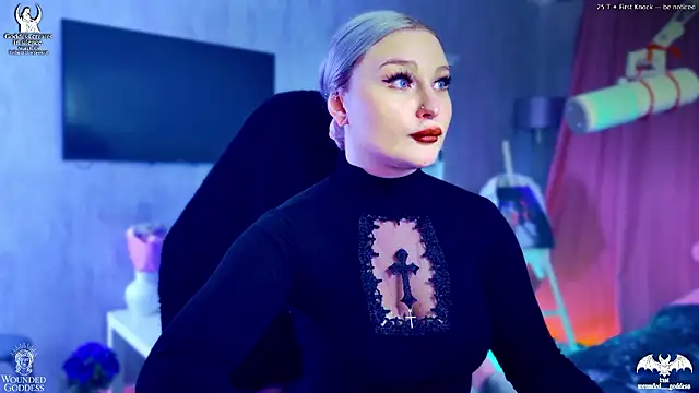 Snapshot of Wounded_Goddess_ chatting on February 3, 2026, 6:40 am Wounded Goddess online show from February 3, 2026, 6:40 am