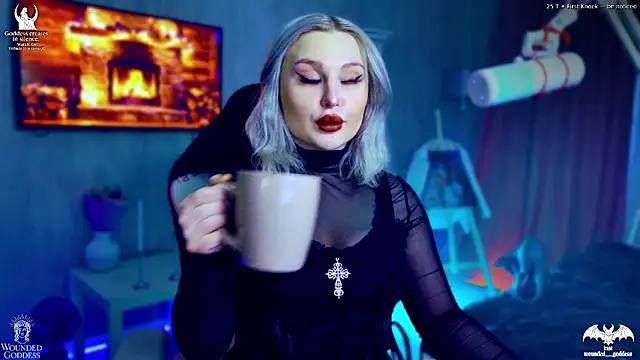 Snapshot of Wounded_Goddess_ chatting on February 4, 2026, 6:19 am Wounded Goddess online show from February 4, 2026, 6:19 am