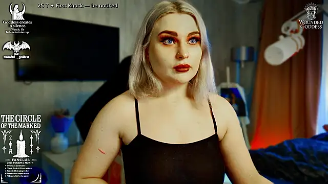 Snapshot of Wounded_Goddess_ chatting on February 10, 2026, 7:56 am Wounded Goddess online show from February 10, 2026, 7:56 am