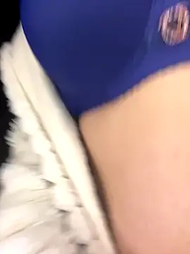 RooVaaN-Xx online show from December 19, 2025, 11:01 pm