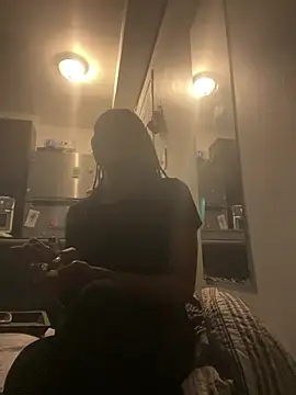 littyleesh1 online show from April 5, 2026, 11:13 pm