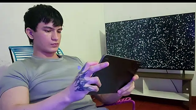 ErickWalton online show from December 3, 2025, 5:04 am