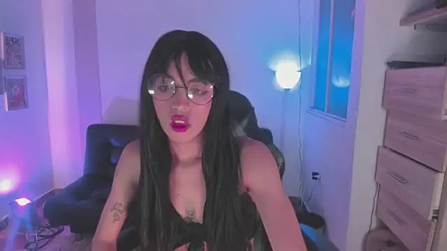 Nikkita Dragon online show from December 5, 2025, 2:09 am