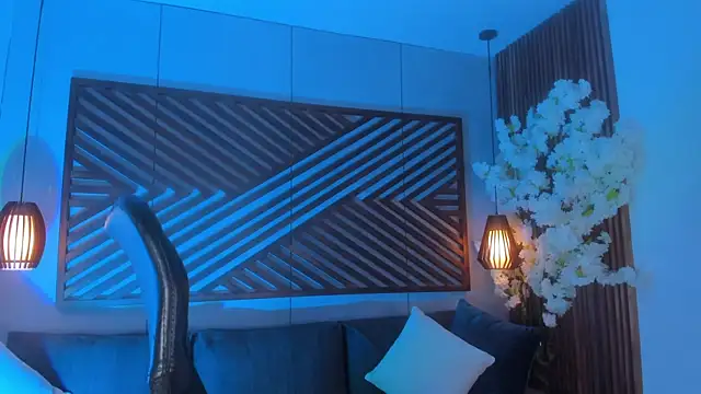 B Wild online show from October 30, 2025, 3:30 am