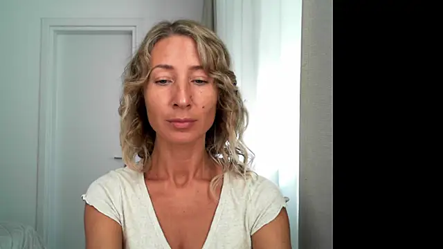 Snapshot of Paevoa chatting on October 21, 2025, 9:54 am Paevoa online show from October 21, 2025, 9:54 am