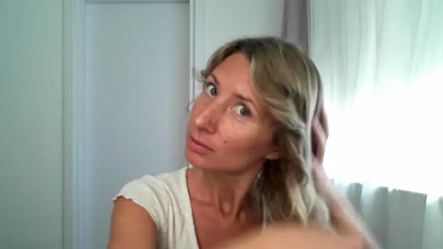 Snapshot of Paevoa chatting on November 12, 2025, 8:59 am Paevoa online show from November 12, 2025, 8:59 am