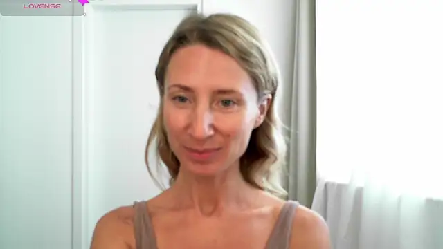 Snapshot of Paevoa chatting on December 1, 2025, 9:14 am Paevoa online show from December 1, 2025, 9:14 am