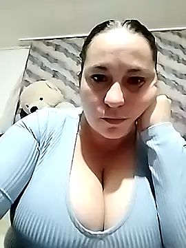 Snapshot of Brunetytka chatting on October 29, 2025, 5:14 pm Brunetytka online show from October 29, 2025, 5:14 pm