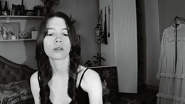 Snapshot of Yoka_paradoXXX chatting on May 15, 2026, 8:32 am Yoka paradoXXX online show from May 15, 2026, 8:32 am
