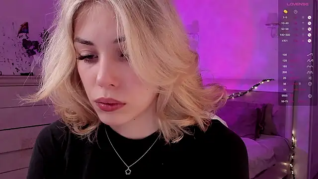 Snapshot of Leila_Vanilla chatting on February 13, 2026, 5:25 am Leila Vanilla online show from February 13, 2026, 5:25 am