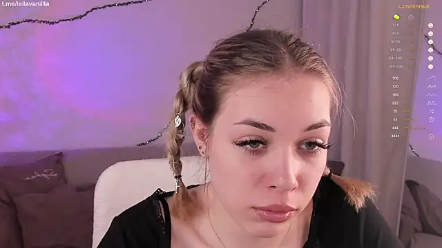 Snapshot of Leila_Vanilla chatting on April 29, 2026, 4:38 am Leila Vanilla online show from April 29, 2026, 4:38 am