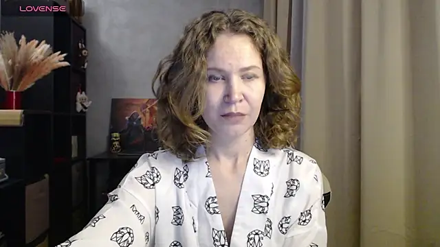 harpermoss online show from September 16, 2025, 6:42 pm