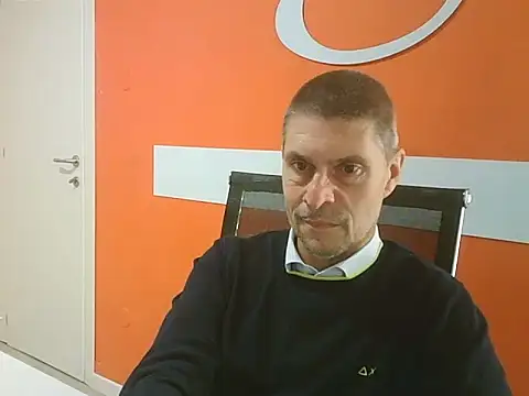 Snapshot of max79ve31 chatting on October 1, 2025, 11:49 am max79ve31 online show from October 1, 2025, 11:49 am