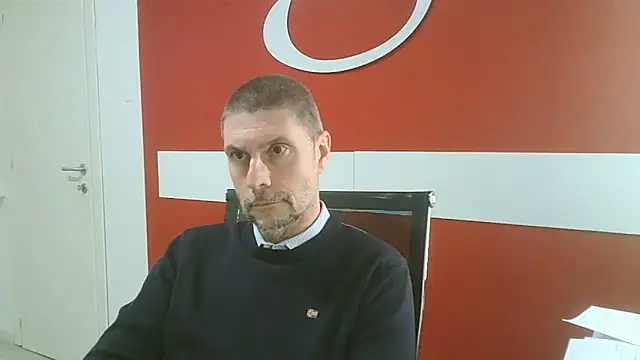 Snapshot of max79ve31 chatting on March 5, 2026, 4:36 pm max79ve31 online show from March 5, 2026, 4:36 pm