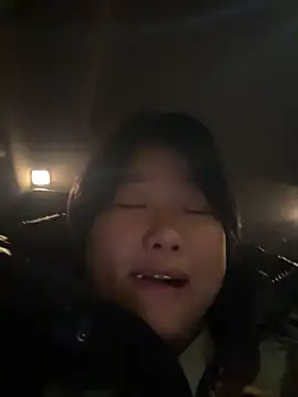 Snapshot of Fengbaby-555 chatting on December 19, 2025, 10:00 am Fengbaby-555 online show from December 19, 2025, 10:00 am