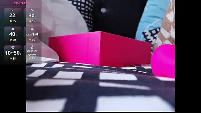 Snapshot of LunaLuxe1 chatting on February 2, 2026, 2:27 pm LunaLuxe1 online show from February 2, 2026, 2:27 pm