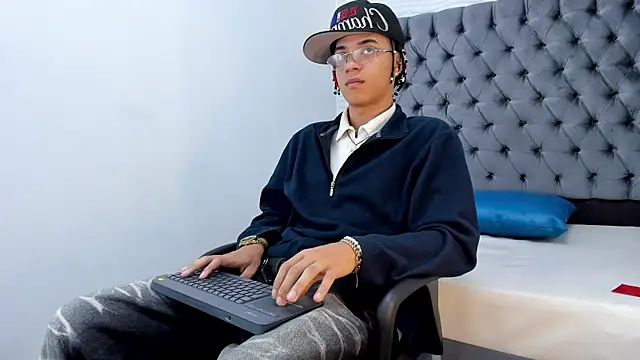 MARSHALL SPENCER online show from December 4, 2025, 1:20 pm