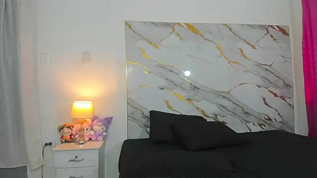 Snapshot of johan_miller0 chatting on October 31, 2025, 7:37 pm johan miller0 online show from October 31, 2025, 7:37 pm