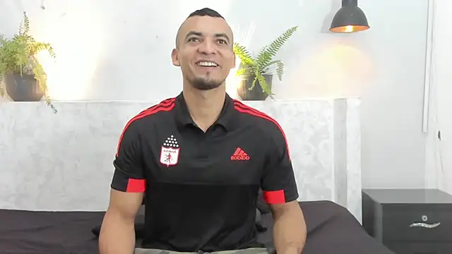 Snapshot of johan_miller0 chatting on November 14, 2025, 5:06 am johan miller0 online show from November 14, 2025, 5:06 am