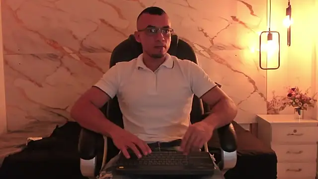 Snapshot of johan_miller0 chatting on November 26, 2025, 1:12 pm johan miller0 online show from November 26, 2025, 1:12 pm