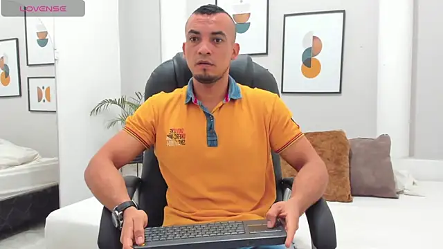 Snapshot of johan_miller0 chatting on November 28, 2025, 5:59 pm johan miller0 online show from November 28, 2025, 5:59 pm