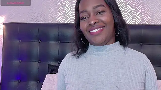 NaiaraMasson  online show from November 3, 2025, 12:28 pm