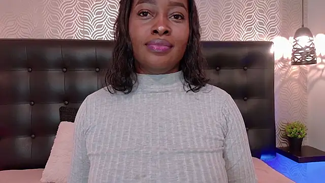 NaiaraMasson  online show from March 26, 2026, 12:33 pm