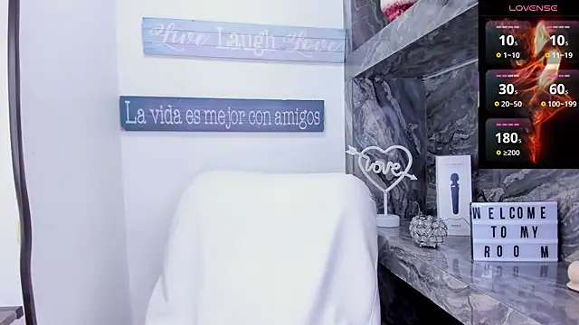 foxy zoe online show from December 3, 2025, 6:06 pm