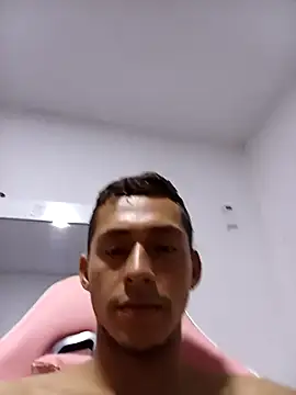 Snapshot of Boy_hot- chatting on September 15, 2025, 5:18 am Boy hot- online show from September 15, 2025, 5:18 am